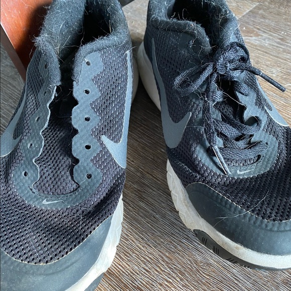 Furniture - Picture 6 of 7